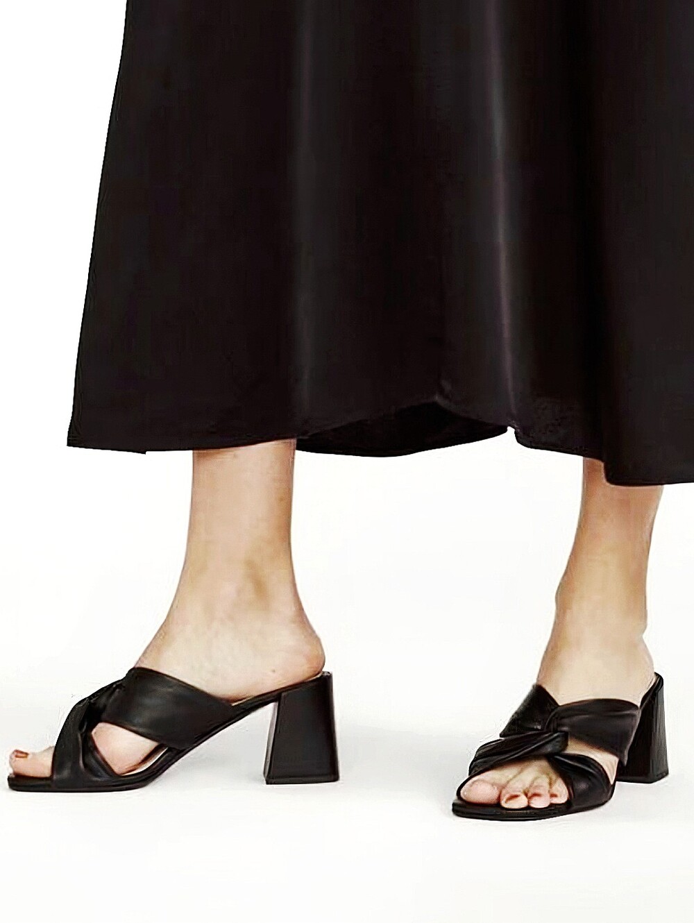 EVERLANE The Day Heel Twist Pumps Black Leather Sandals US 9.5